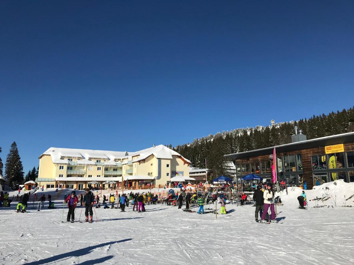 Ferienwohnung Feldberg Mit Whirlpool Direkt An Der Skipiste ภายนอก รูปภาพ